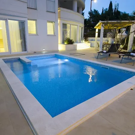 Luxury Apartment